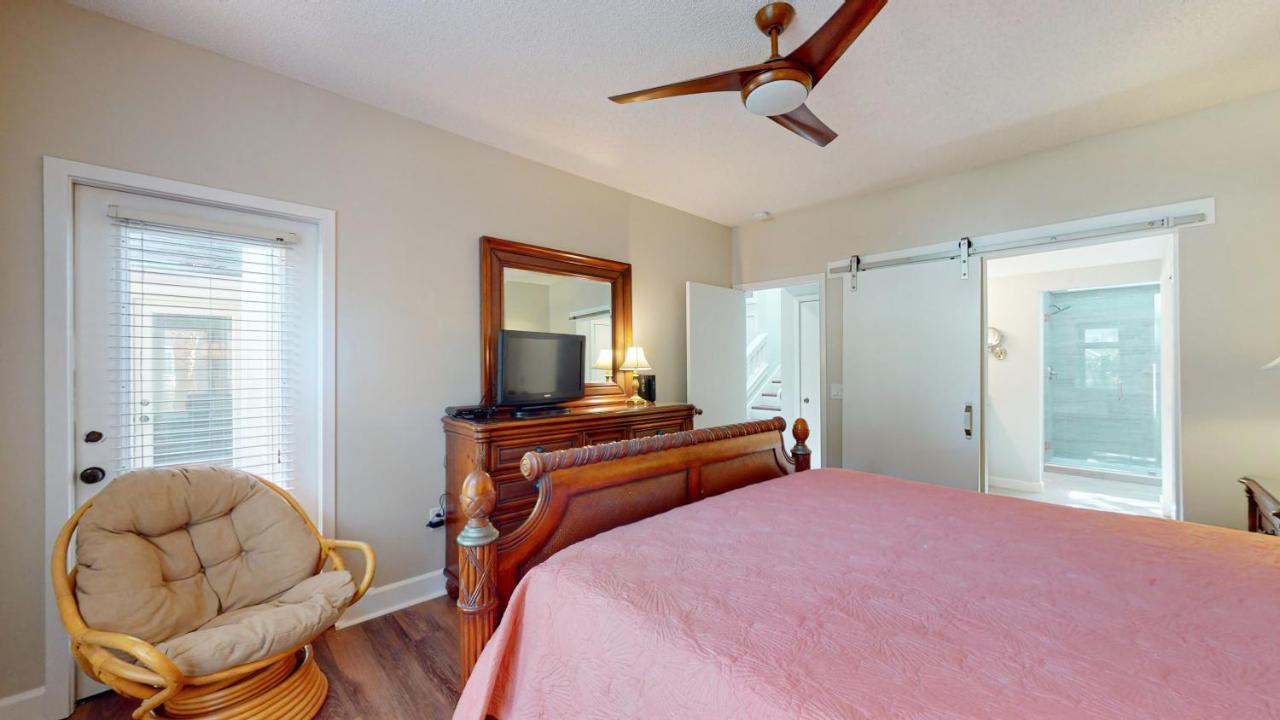 | 7621 Huntington Villas