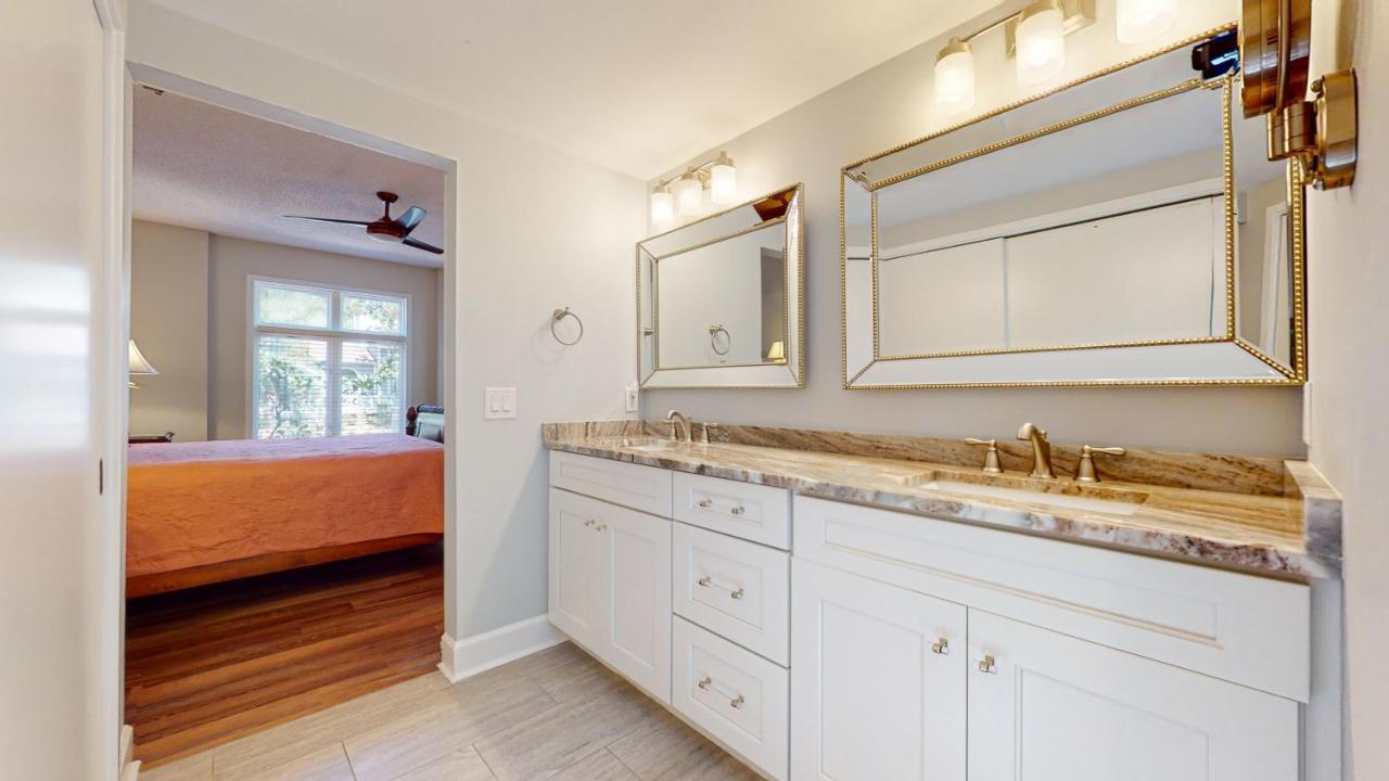 | 7621 Huntington Villas