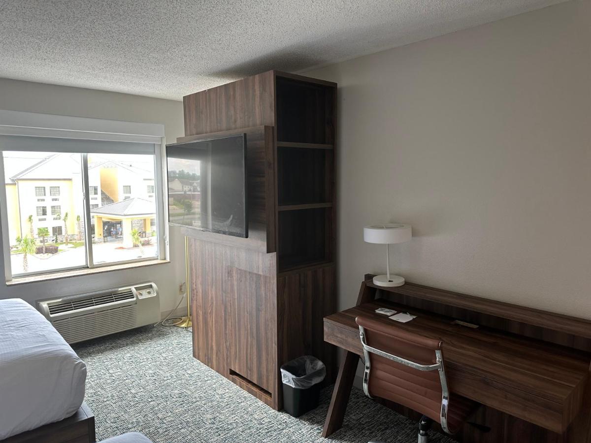 Room #41109222 at Wingate by Wyndham Hattiesburg