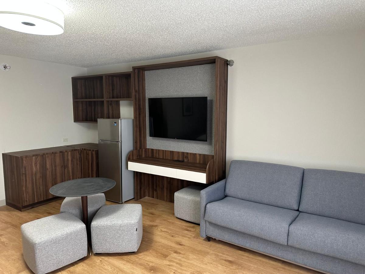 Room #41109221 at Wingate by Wyndham Hattiesburg