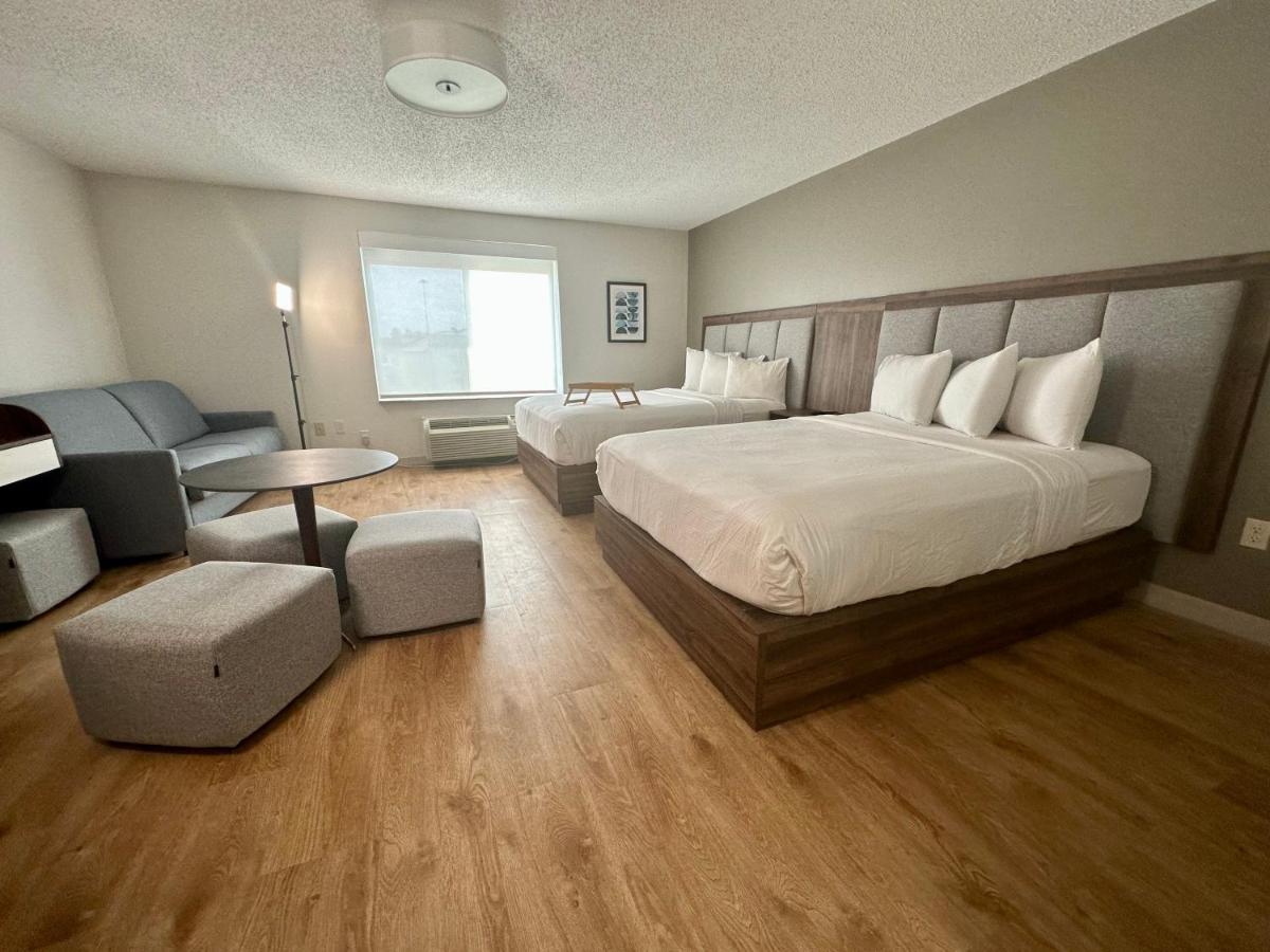Room #41109221 at Wingate by Wyndham Hattiesburg