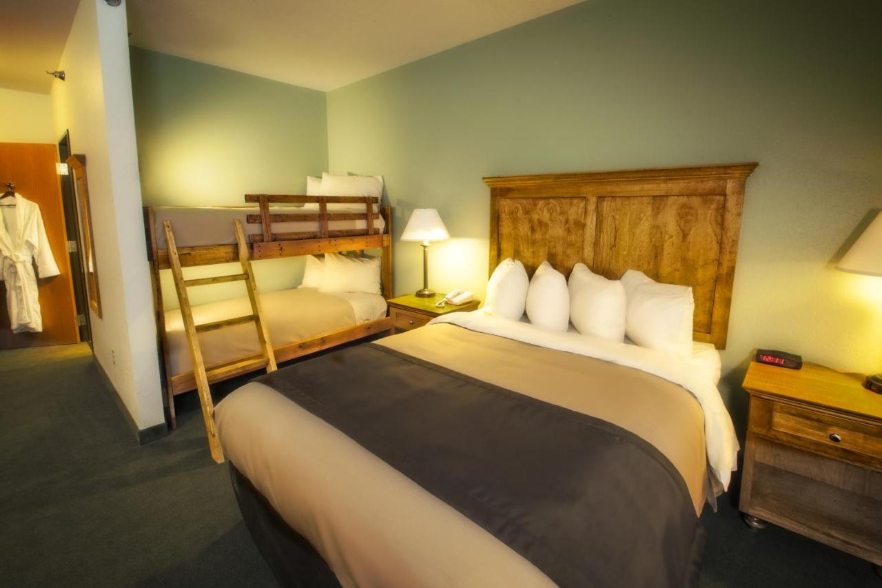 | Junction Inn Suites & Conference Center
