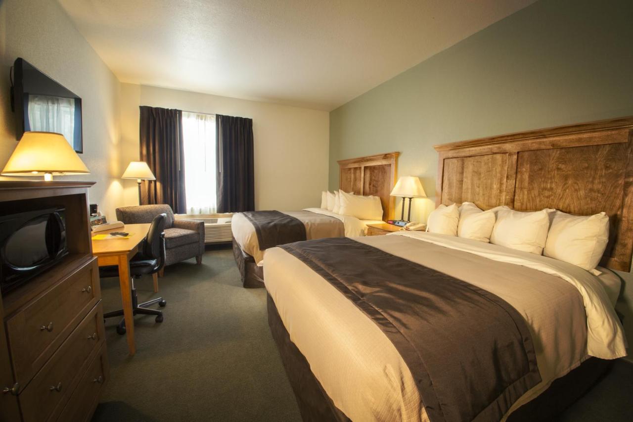 | Junction Inn Suites & Conference Center