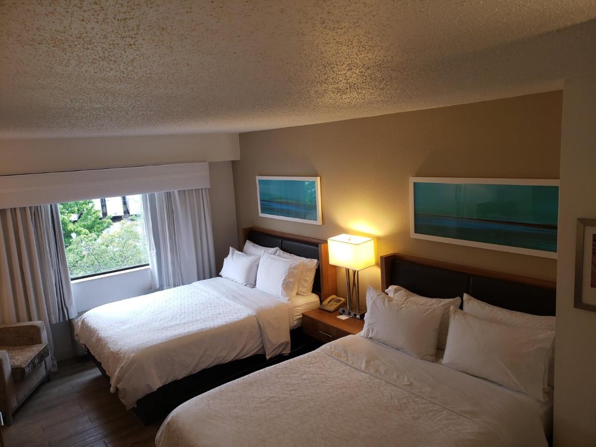 | Holiday Inn Express Hotel Pittsburgh-North/Harmarville, an IHG Hotel