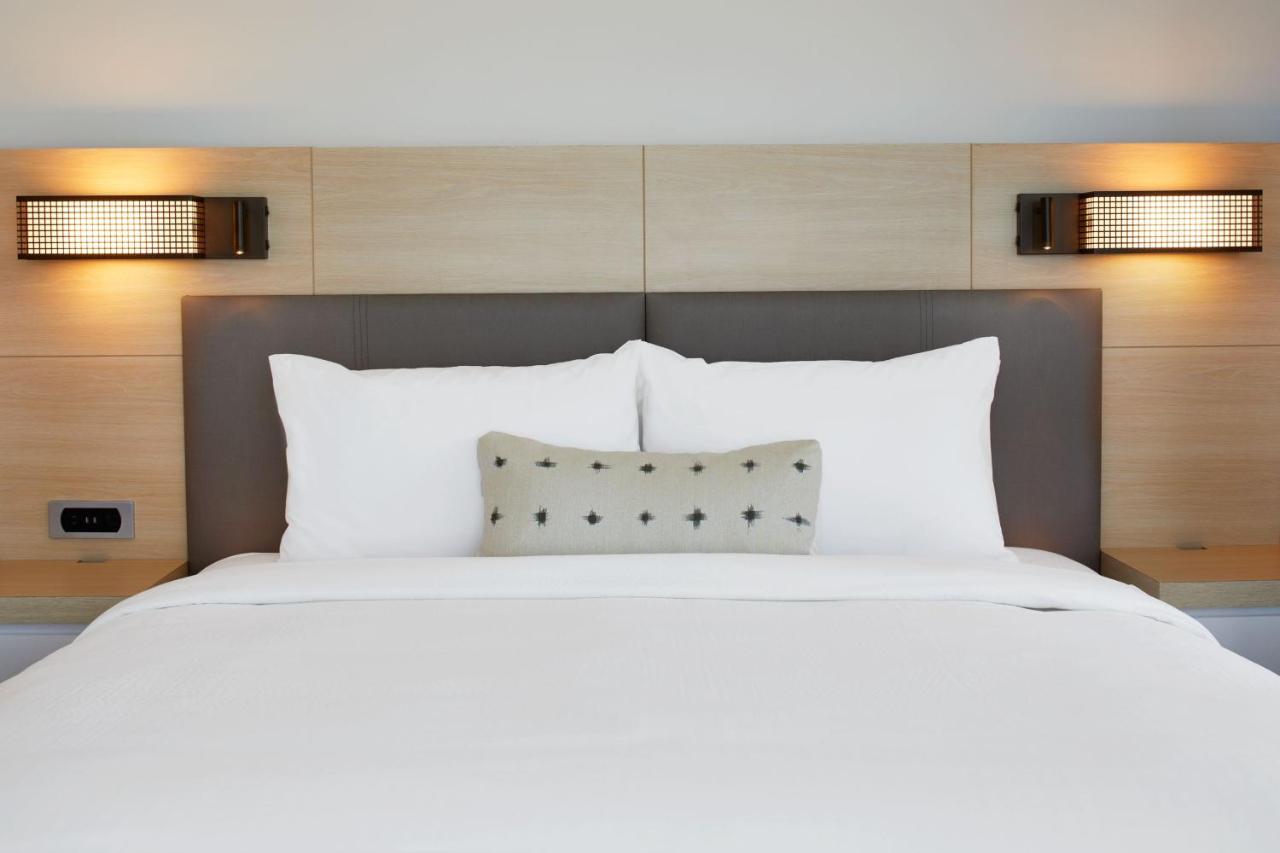 King Studio Suite with Trundle Bed and Partial Ocean View at Springhill Suites By Marriott Jacksonville Beach Oceanfront