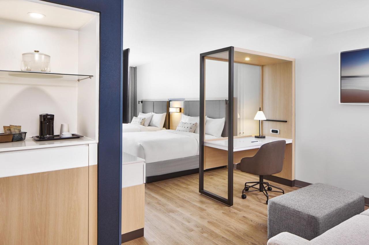 Queen Studio Suite with Trundle Bed and Partial Ocean View at Springhill Suites By Marriott Jacksonville Beach Oceanfront