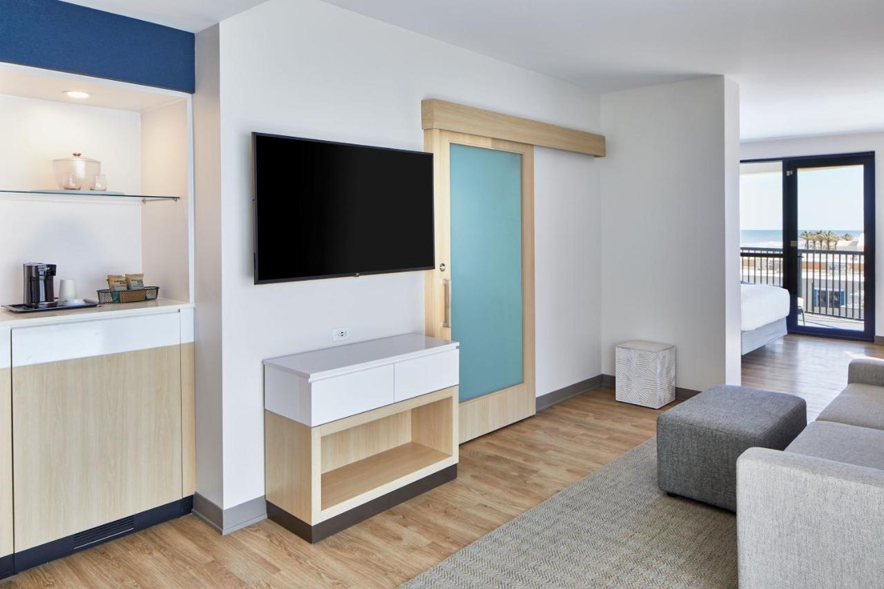 Large Corner King Suite with Trundle Bed and Inland View at Springhill Suites By Marriott Jacksonville Beach Oceanfront