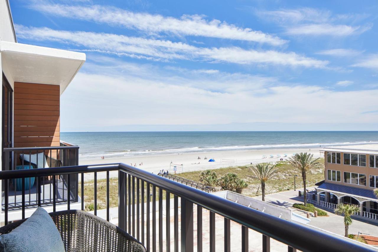 King Studio Suite with Trundle Bed and Partial Ocean View at Springhill Suites By Marriott Jacksonville Beach Oceanfront