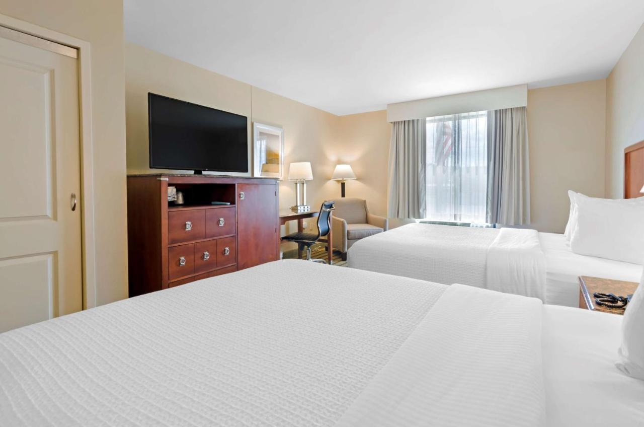 Queen Room with Two Queen Beds at Best Western North Roanoke