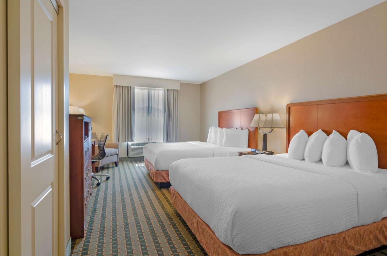 Queen Room with Two Queen Beds at Best Western North Roanoke