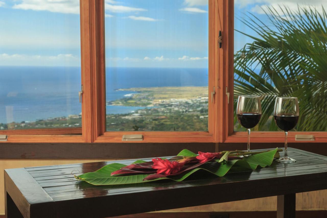 | Holualoa Inn