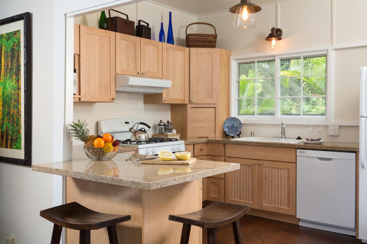 | Holualoa Inn