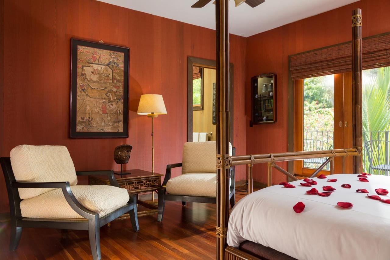 | Holualoa Inn