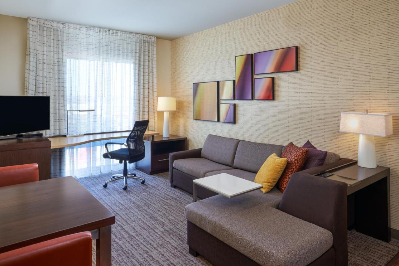One-Bedroom Suite with One King Bed at Residence Inn by Marriott Philadelphia Airport