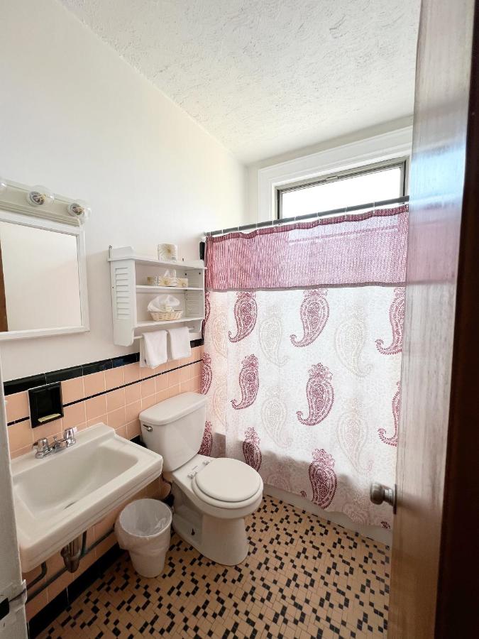 | Lenox Hotel and Suites