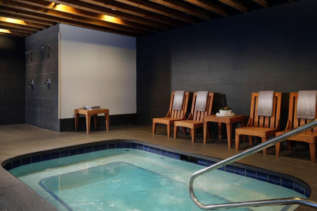 | Renaissance Minneapolis Bloomington Hotel