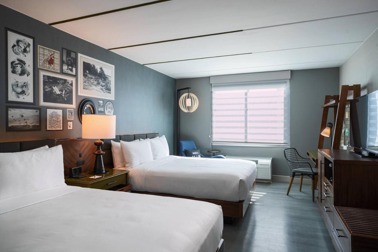 Queen Room with Two Queen Beds - Lounge Access at Renaissance Minneapolis Bloomington Hotel