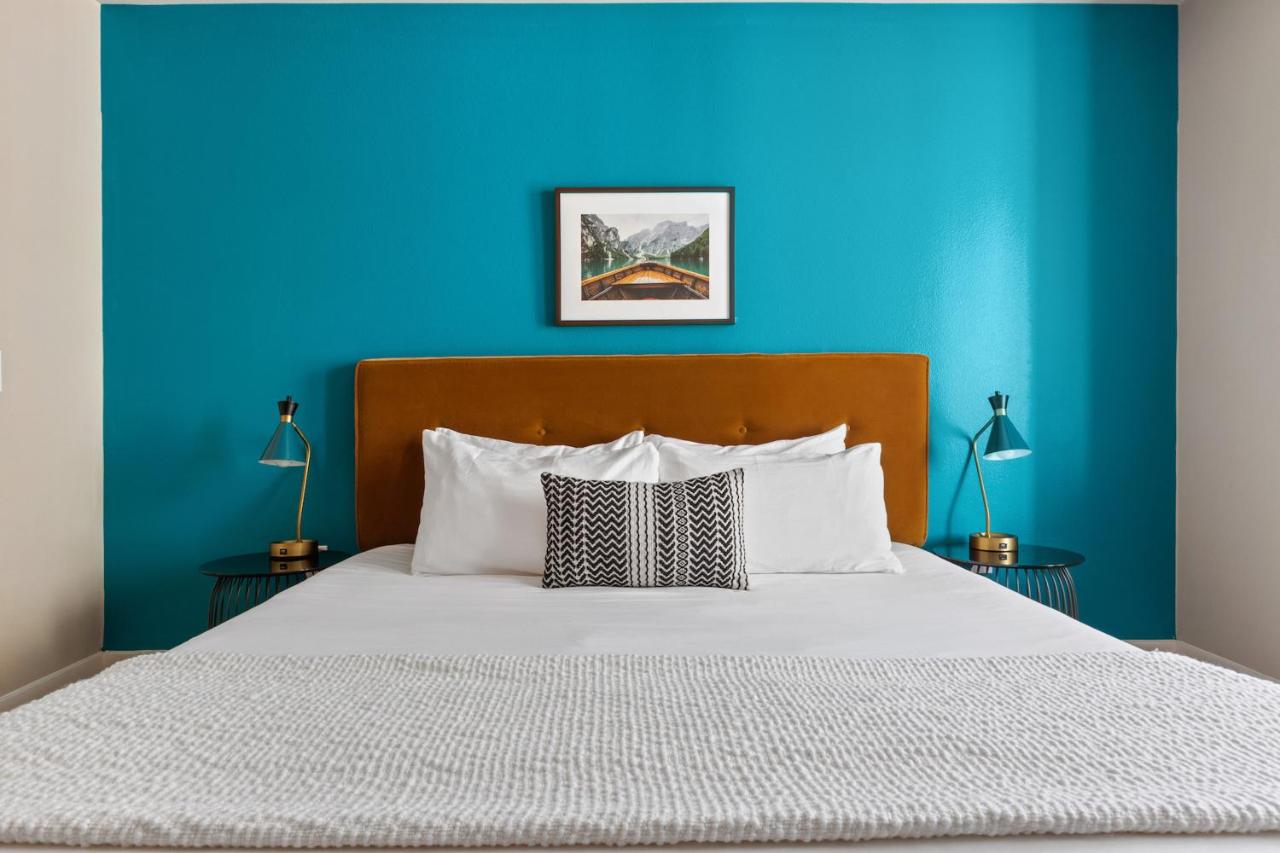 King Suite with Balcony (Self Check-in with Virtual Front Desk) at Kasa Union Station Denver