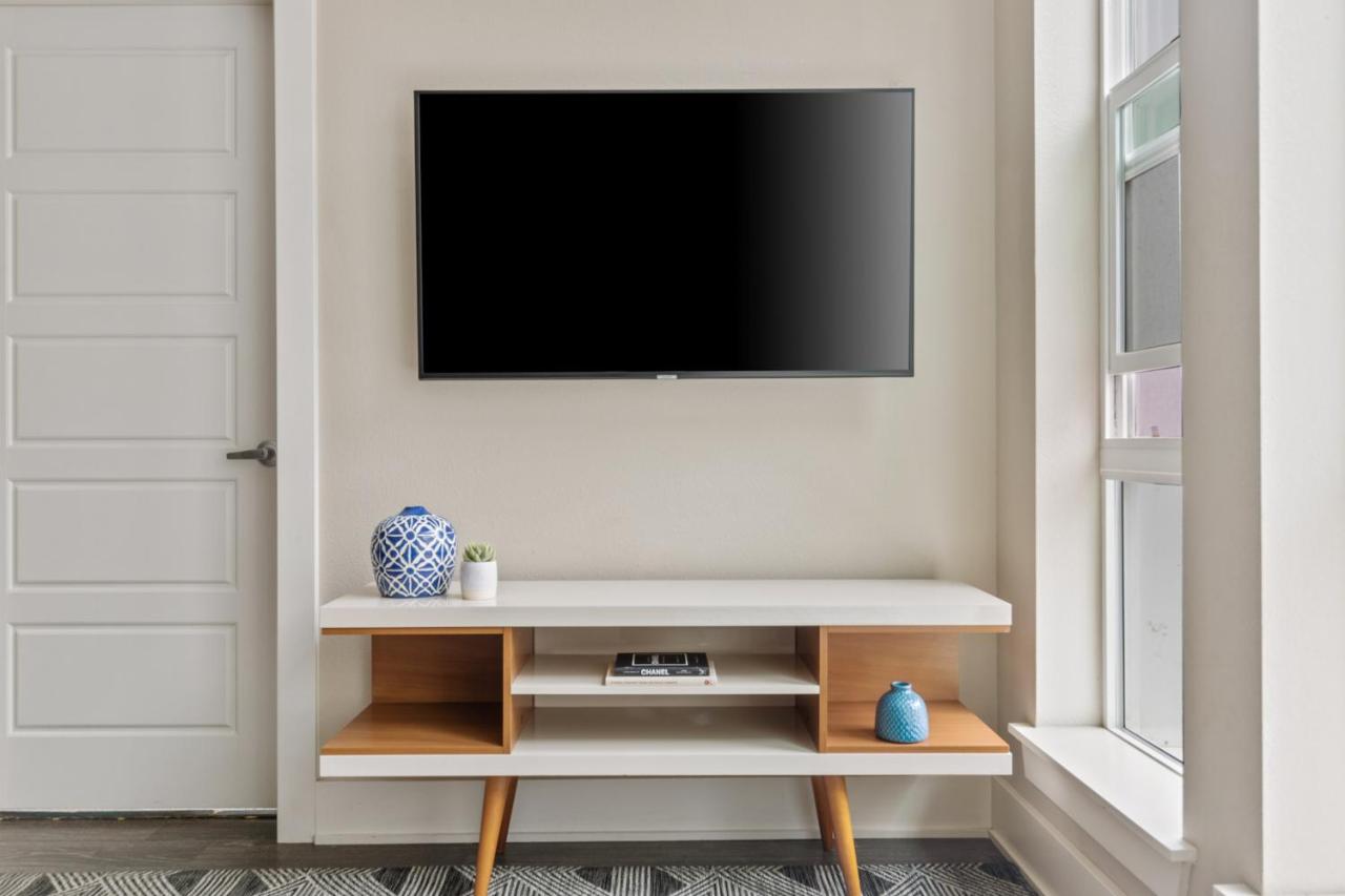 Two-Bedroom Apartment (Self Check-in with Virtual Front Desk) at Kasa Union Station Denver