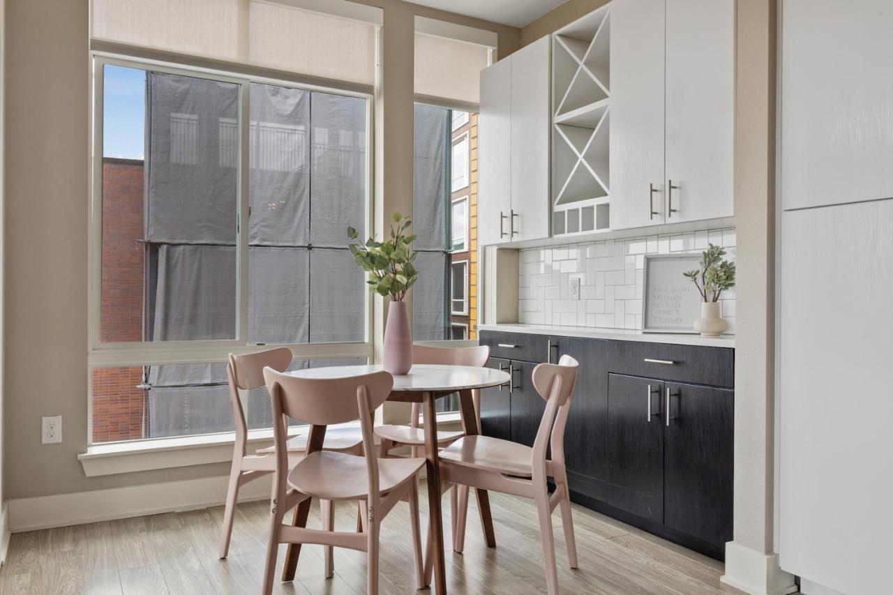 Two-Bedroom Apartment (Self Check-in with Virtual Front Desk) at Kasa Union Station Denver