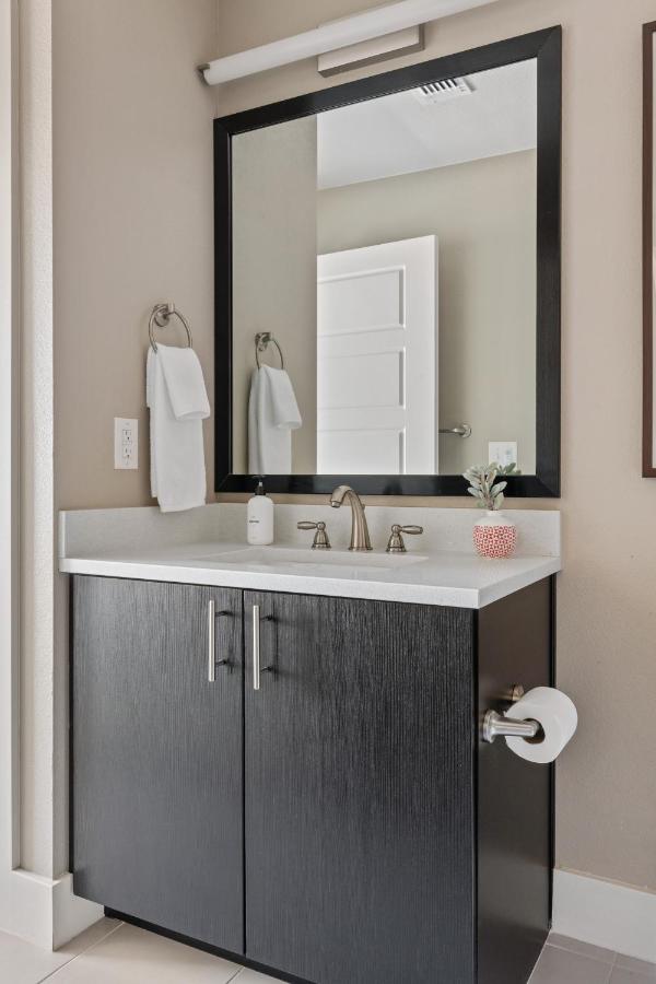 King Suite with Balcony (Self Check-in with Virtual Front Desk) at Kasa Union Station Denver