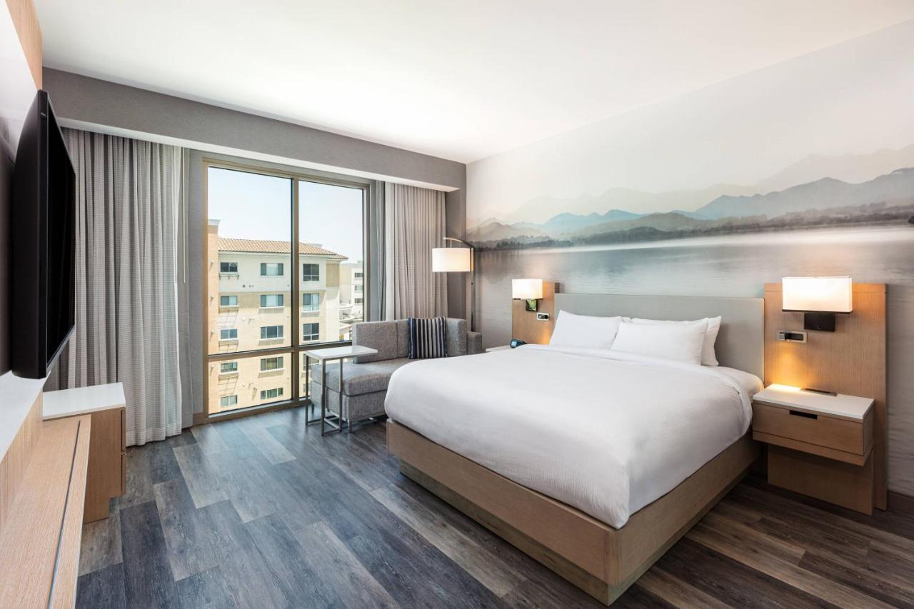 Standard King Room - Hearing Accessible at Courtyard by Marriott Los Angeles Monterey Park