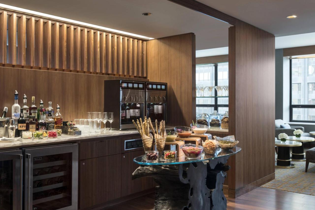 One-Bedroom Lakeside Suite with Lounge Access at The Ritz-Carlton, Chicago