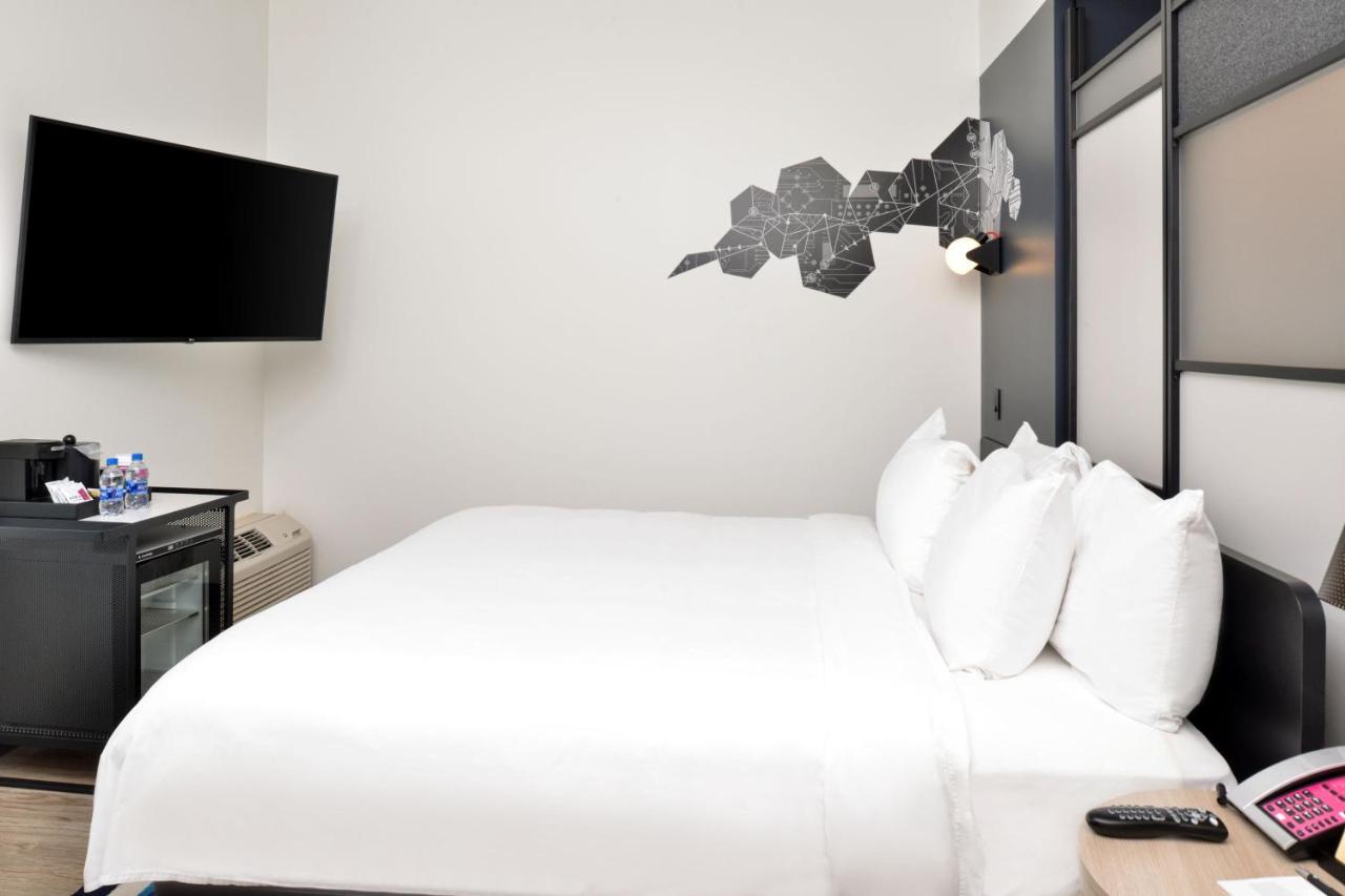 Aloft, Guest room, 1 King at Aloft by Marriott Charlotte Airport