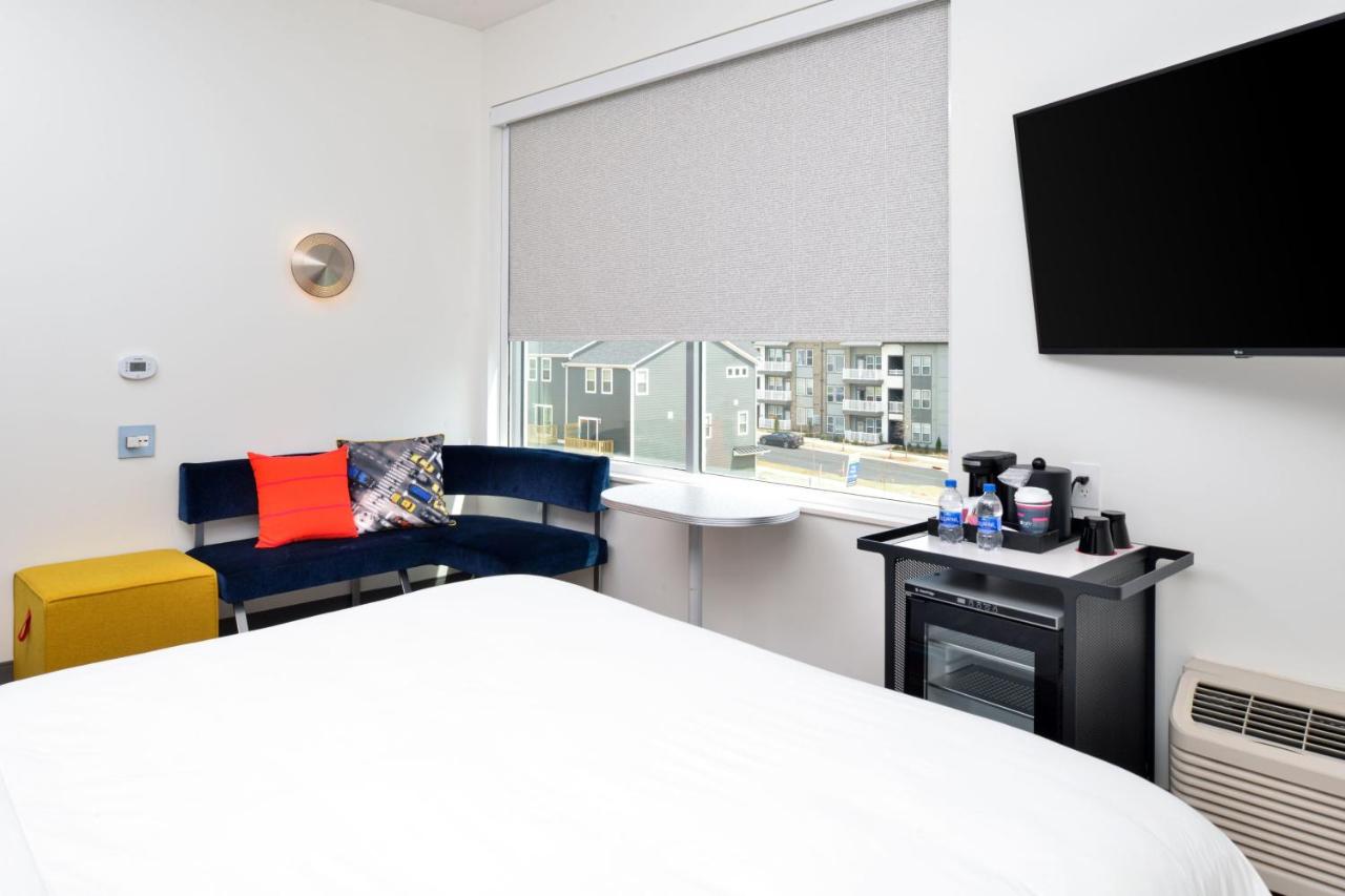 Aloft, Guest room, 1 King at Aloft by Marriott Charlotte Airport