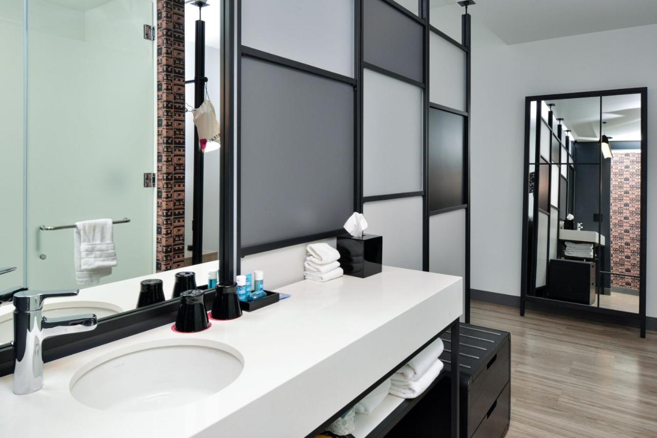 Aloft, Guest room, 2 Queen at Aloft by Marriott Charlotte Airport