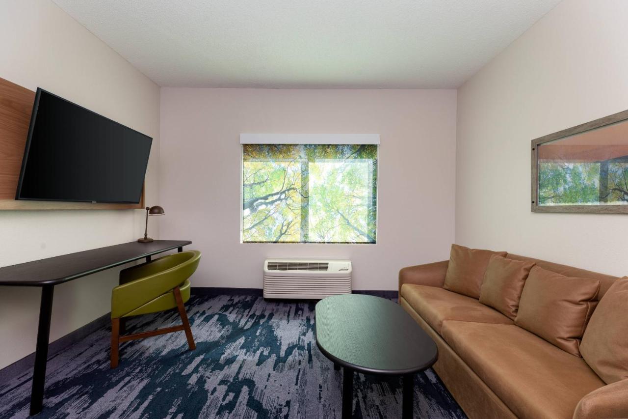 | Fairfield Inn & Suites by Marriott Atlanta Stonecrest