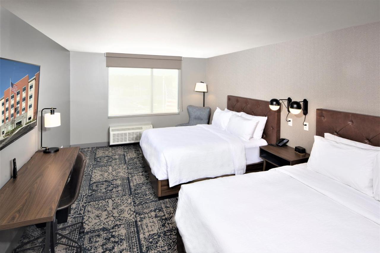 Guest room, 2 Queen at Four Points by Sheraton Albany