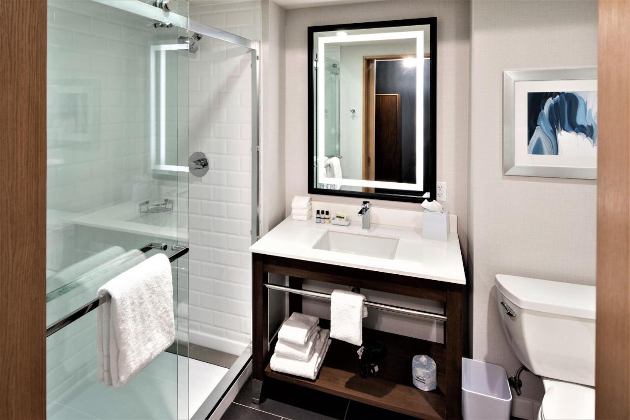 Guest room, 2 Queen at Four Points by Sheraton Albany