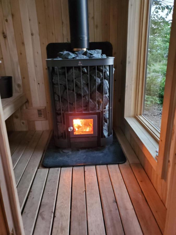 | Thomsonite Inn on Lake Superior