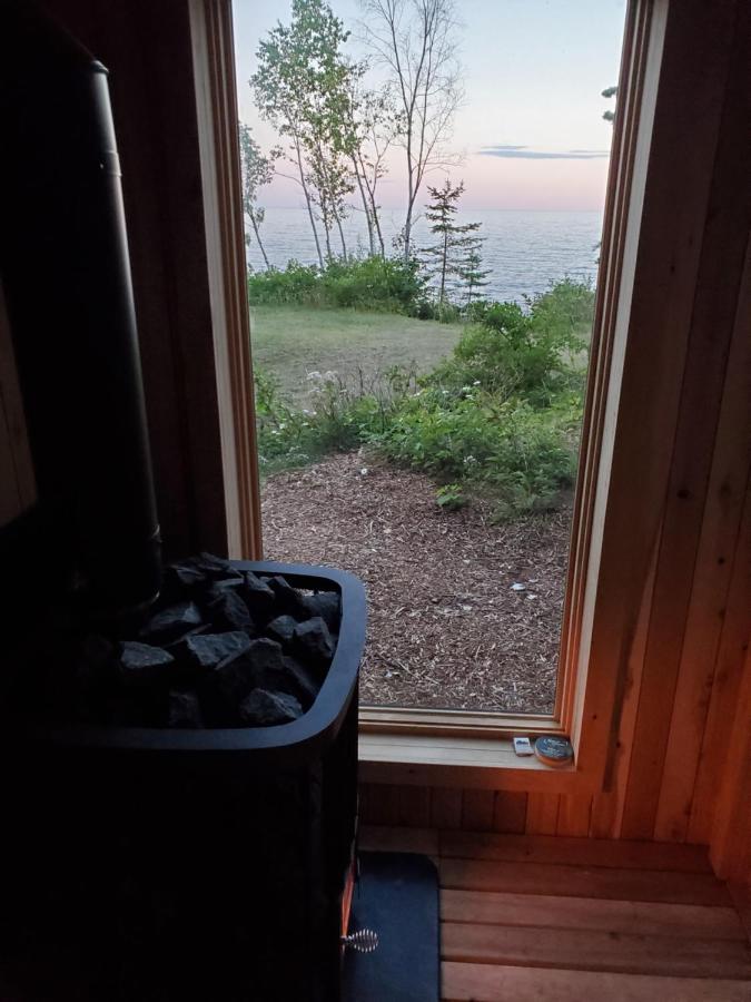 | Thomsonite Inn on Lake Superior
