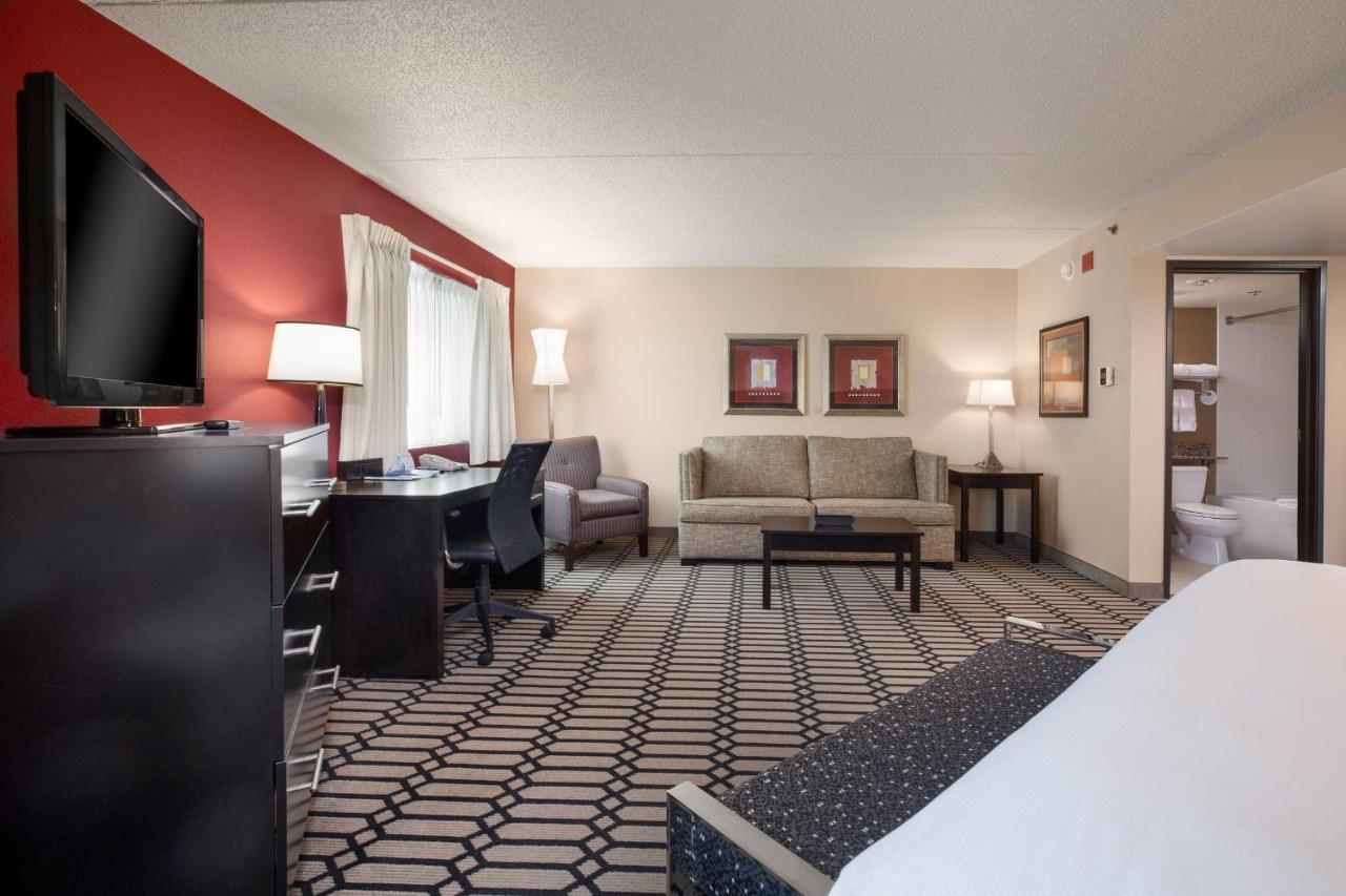  | Delta Hotels by Marriott Fargo