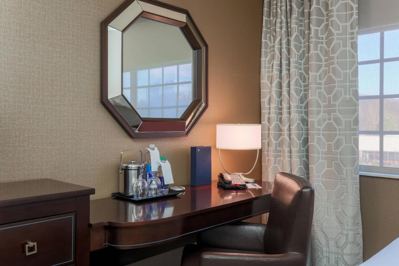 King Room at Sheraton Tarrytown Hotel