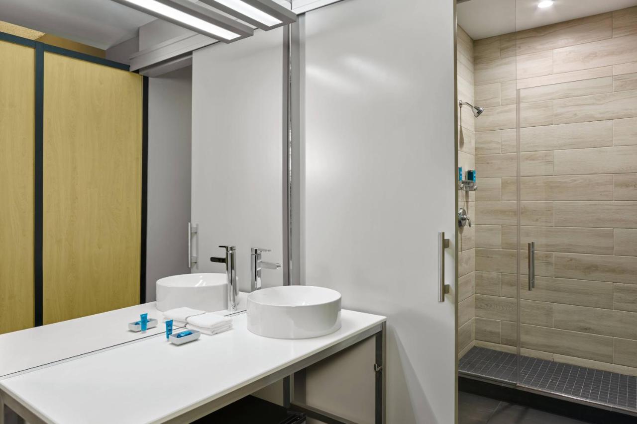 Breezy, Larger Guest room, 1 King, Corner room, High floor at Aloft by Marriott Miami Airport