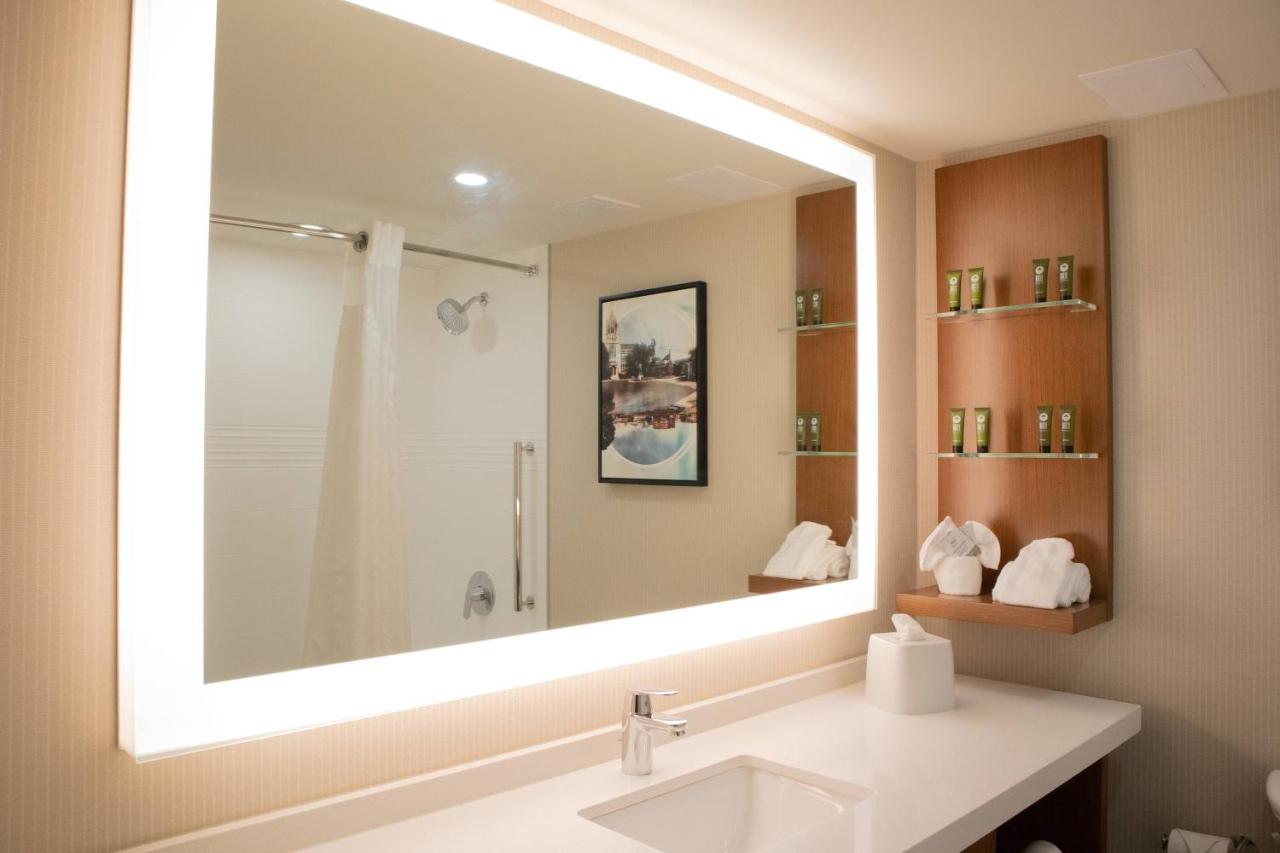 | Delta Hotels by Marriott Allentown Lehigh Valley