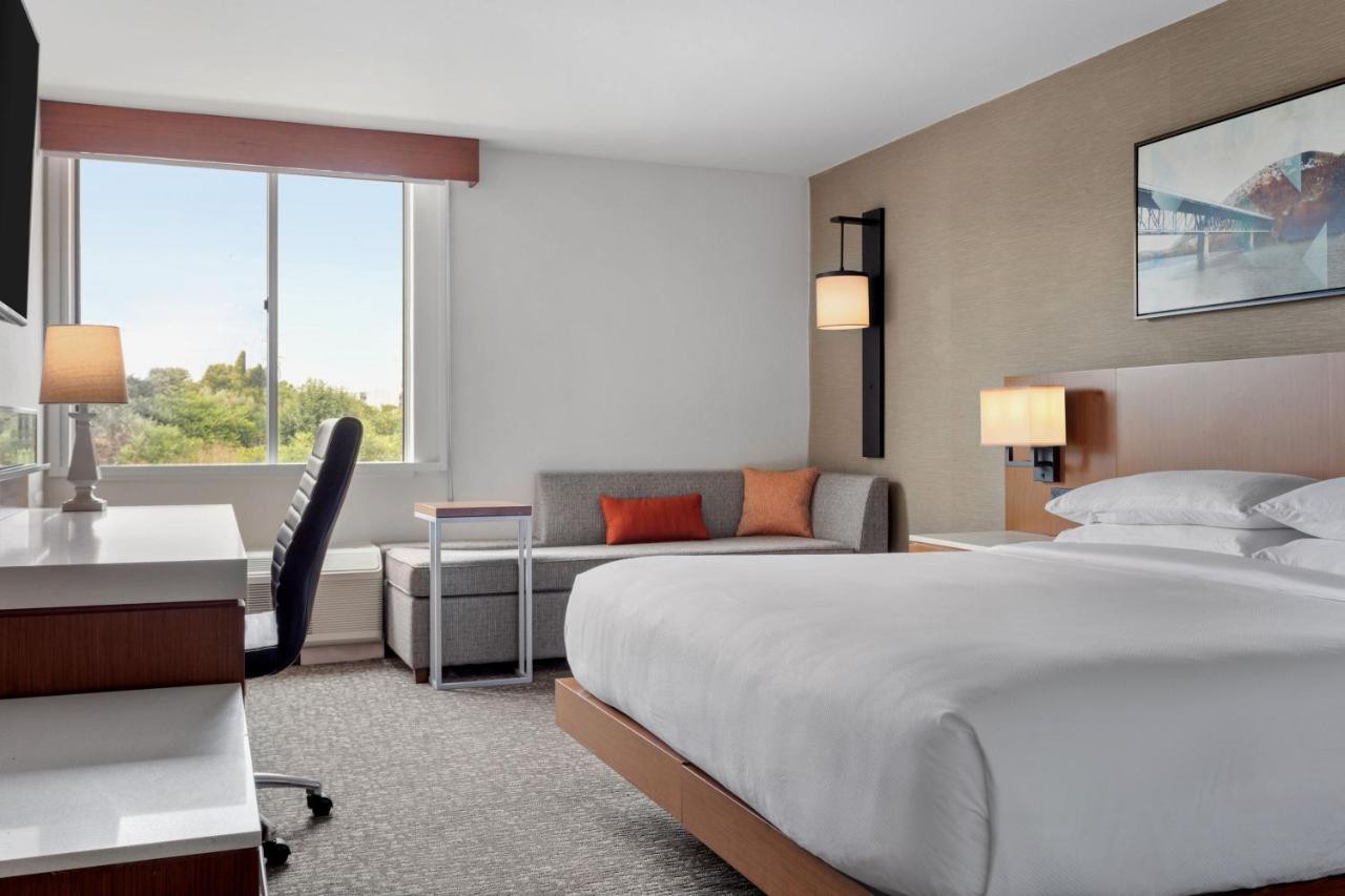 | Delta Hotels by Marriott Allentown Lehigh Valley