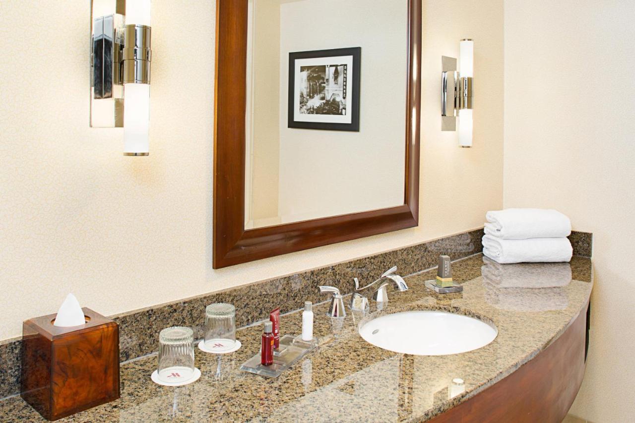 Executive King Suite - Concierge Level at Los Angeles Marriott Burbank Airport