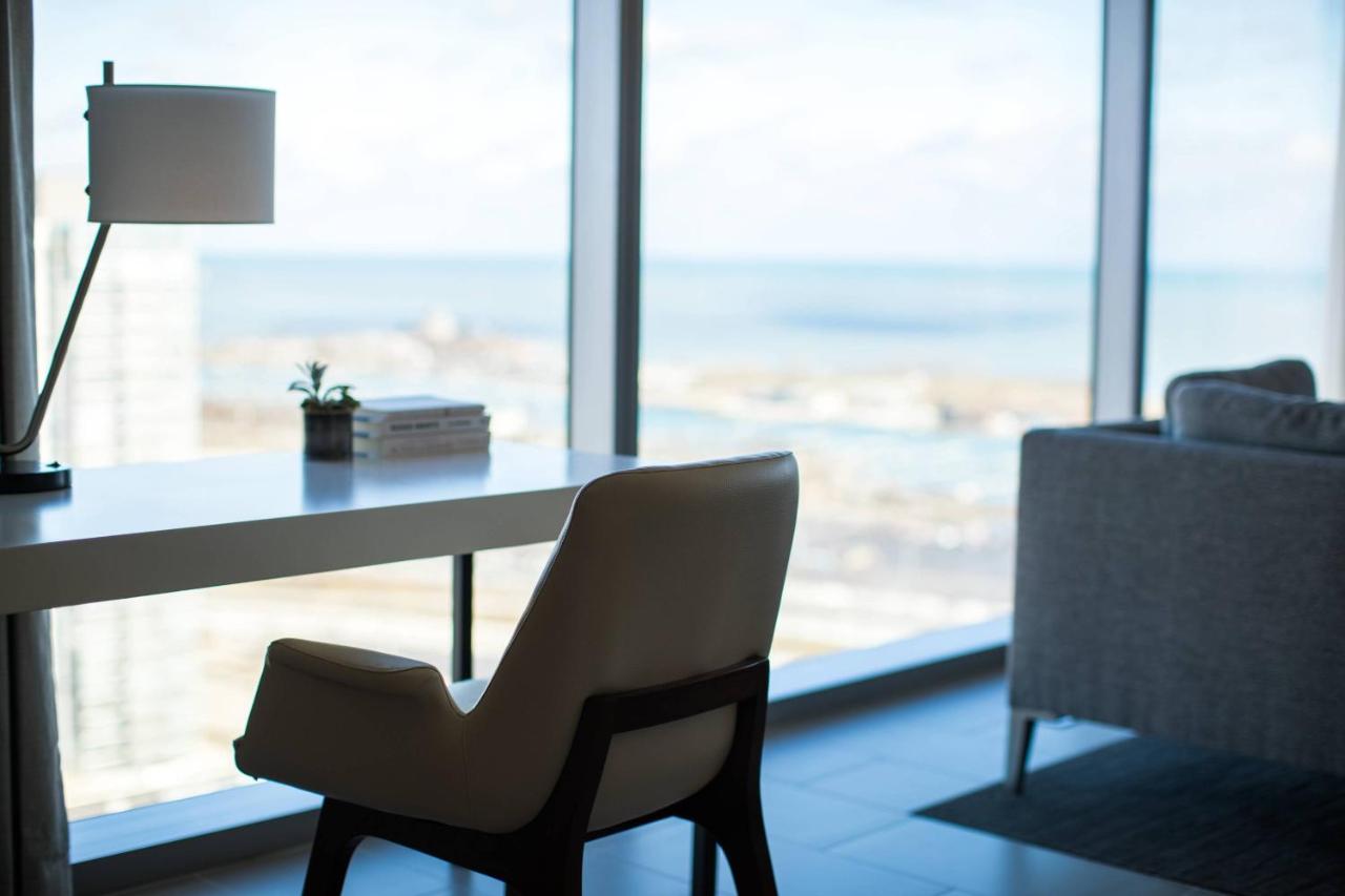 Executive King Suite at Marriott Marquis Chicago