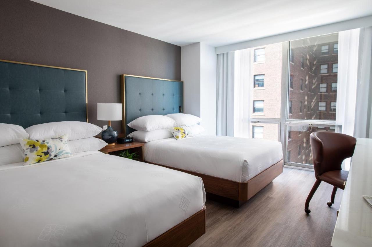 Deluxe Double Room with Two Double Beds and City View at Le Méridien Essex Chicago