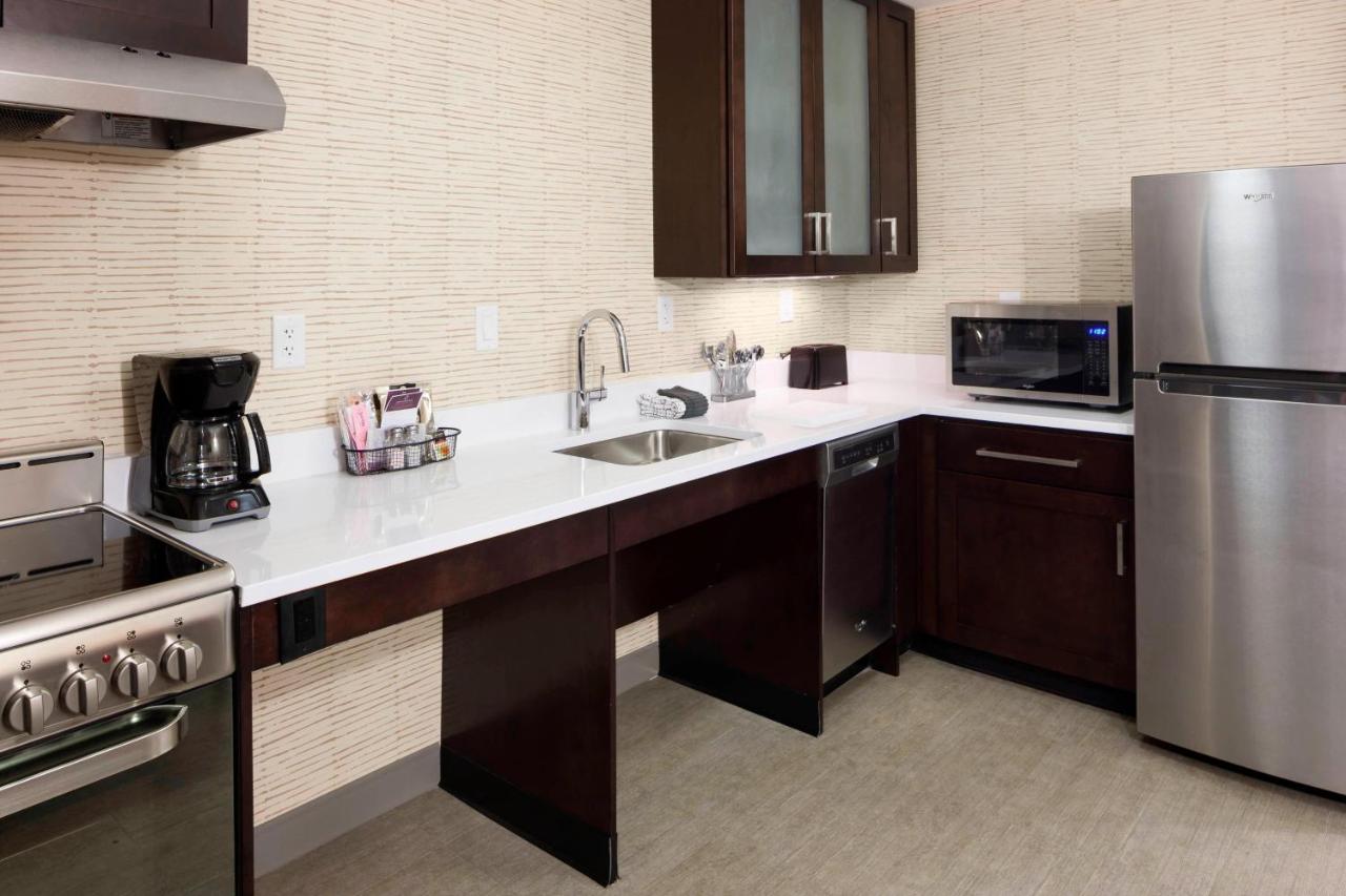 Queen Suite at Residence Inn by Marriott Near Universal Orlando™