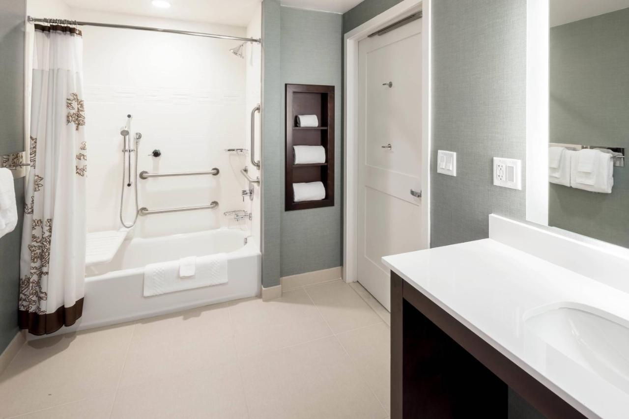 Queen Suite at Residence Inn by Marriott Near Universal Orlando™