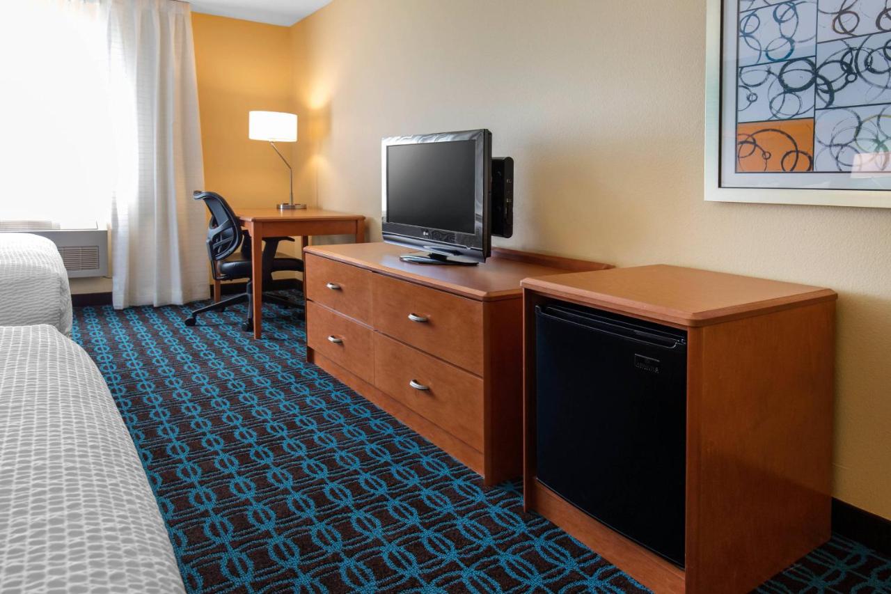 Queen Room with Two Queen Beds at AmericInn by Wyndham St. Cloud MN Shopping Area
