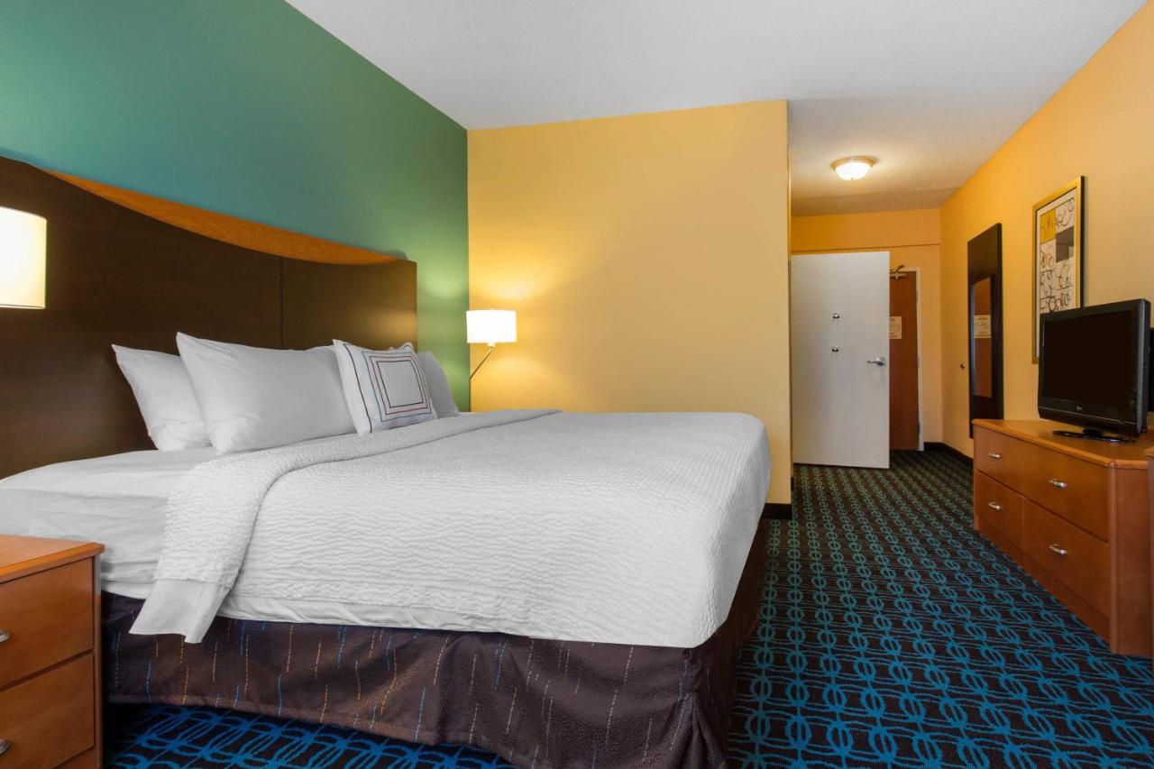 King Room at AmericInn by Wyndham St. Cloud MN Shopping Area