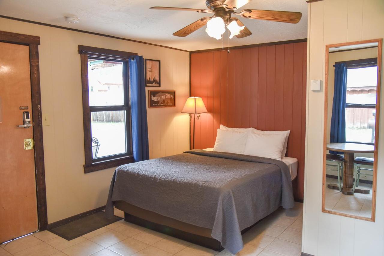 | Alpine Lodge Red River
