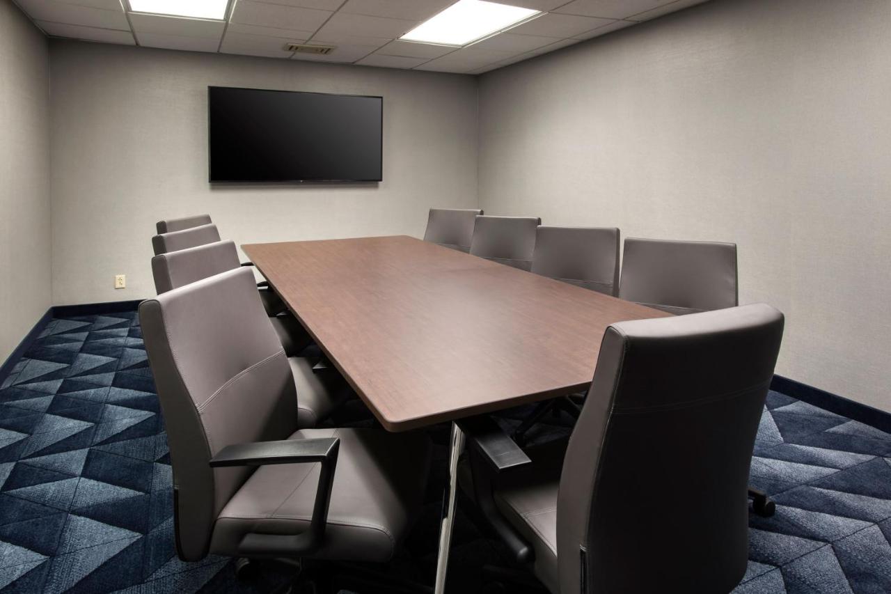 | Courtyard by Marriott New Haven Wallingford