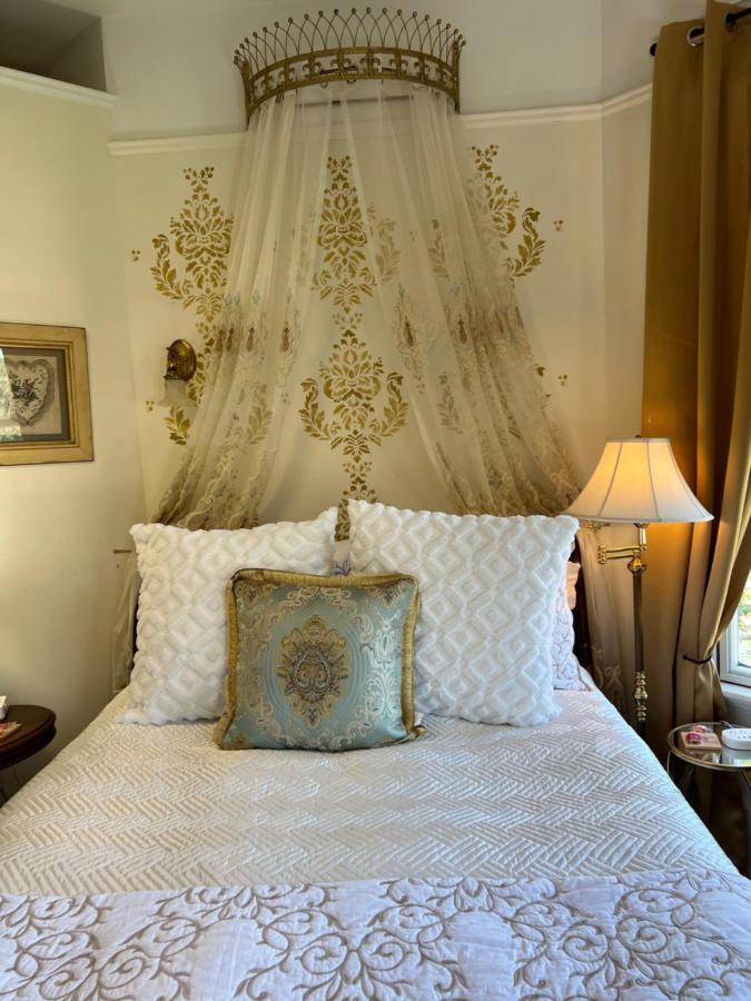  | Hoyt House Luxury Bed & Breakfast